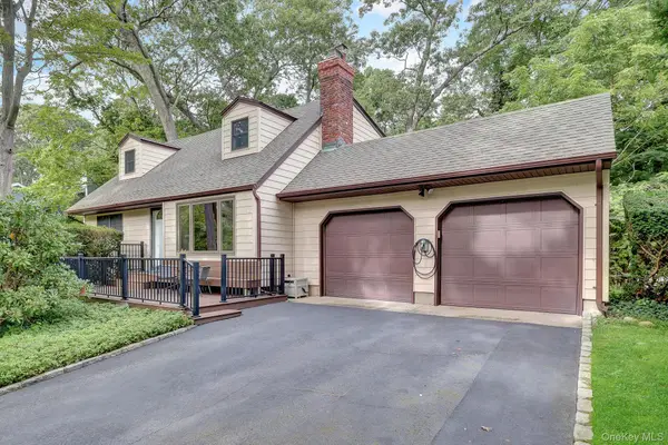 43 Huyler Court, Setauket, NY 11733