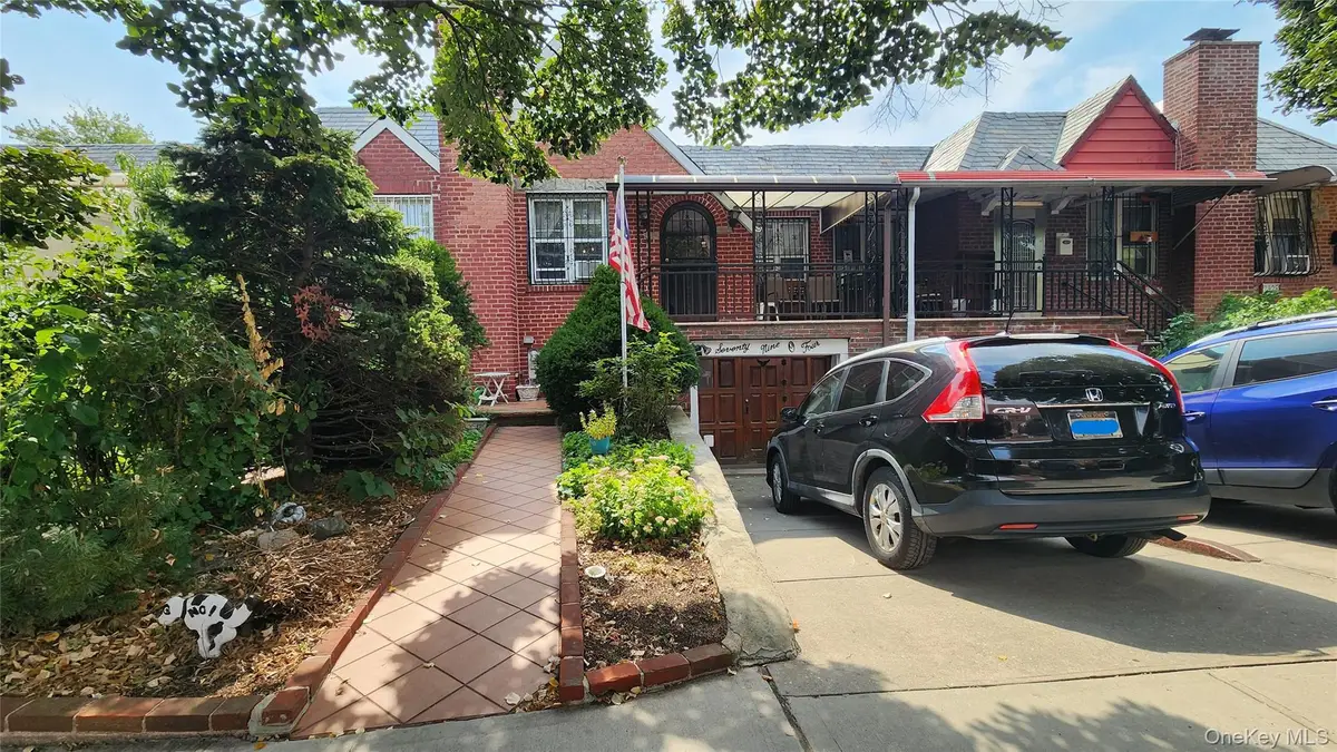 79-04 Kneeland Ave, Elmhurst, NY 11373 - #1