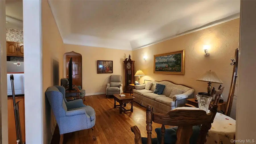 79-04 Kneeland Ave, Elmhurst, NY 11373 - #2