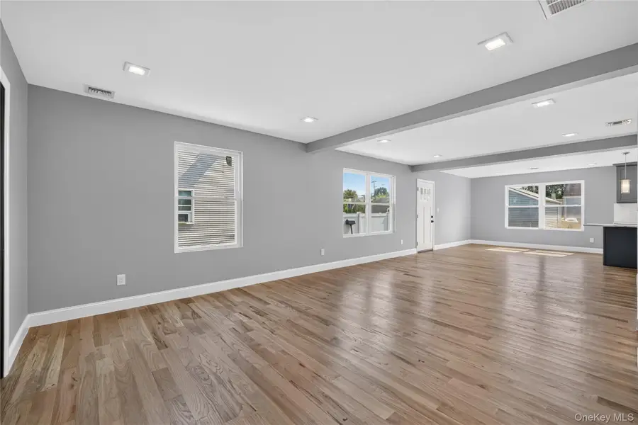 34 Wilson Road, Valley Stream, NY 11581 - #3