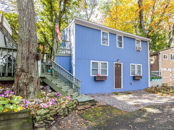 5 Surfway S, Baiting Hollow, NY 11933
