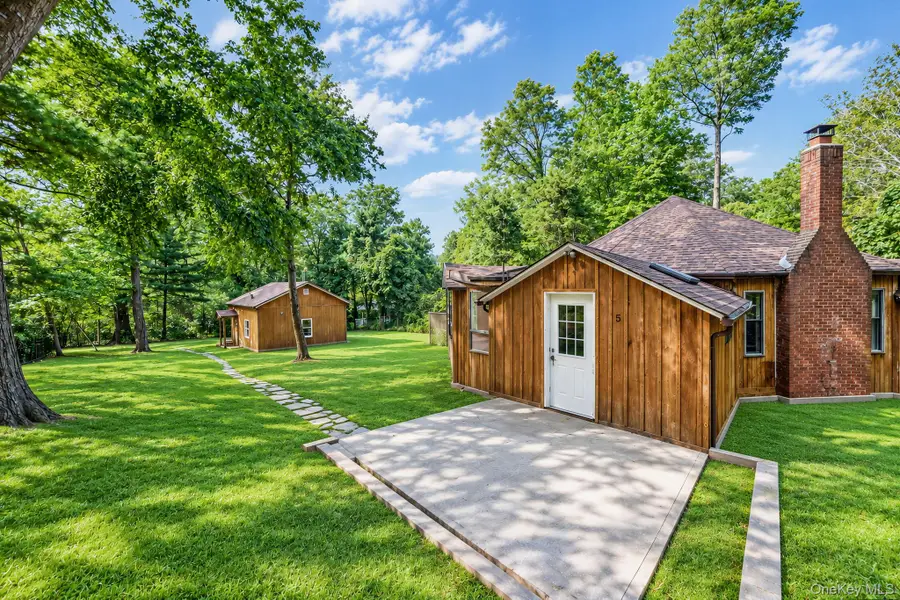 5 Jacobs Lane, Wading River, NY 11792 - #2