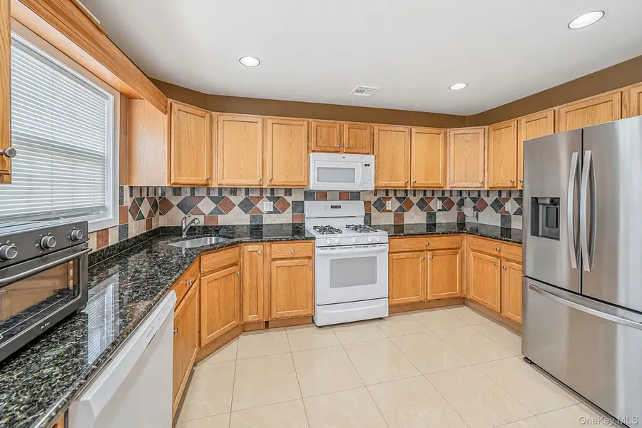 19 Oceanview Boulevard, Manorville, NY 11949 - #3