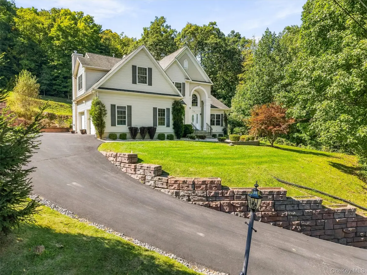 2 Pond Ridge Crossing, Newburgh, NY 12550 - #1