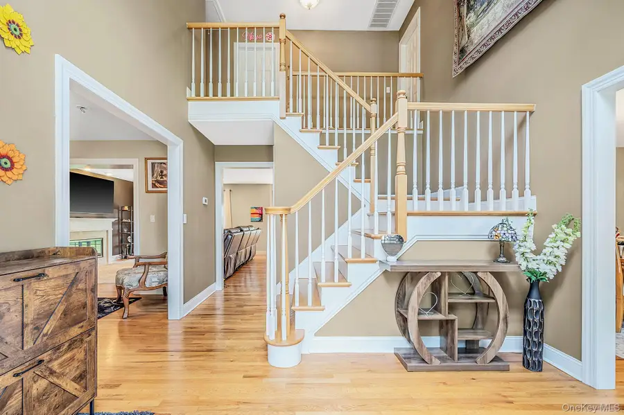 9 Franciscan Lane, Smithtown, NY 11787 - #3
