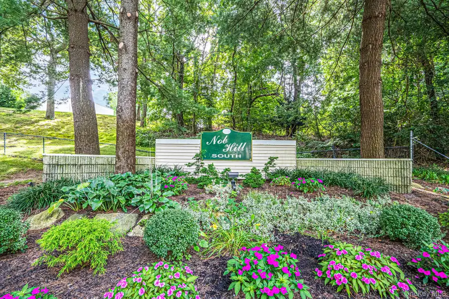 28 Richmond Boulevard #1B, Ronkonkoma, NY 11779 - #3
