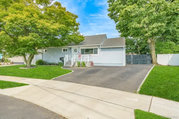 64 Frank Street, Lindenhurst, NY 11757
