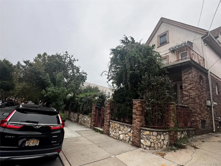 70-14 69 Street, Glendale, NY 11385 - #3