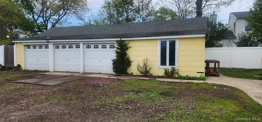 9 Babylon Road, Mastic Beach, NY 11951 - #2