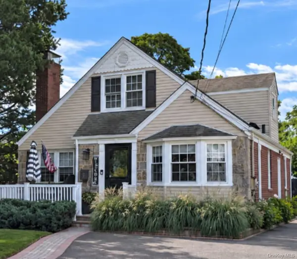 2 Windsor Place, Lynbrook, NY 11563