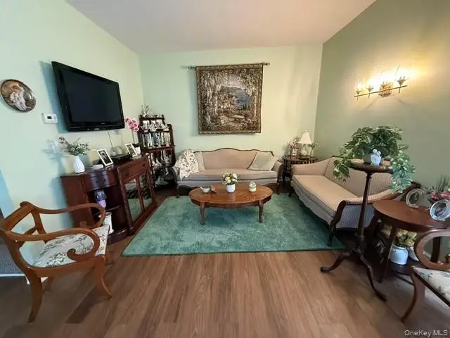 6 Daremy Circle, Medford, NY 11763 - #3