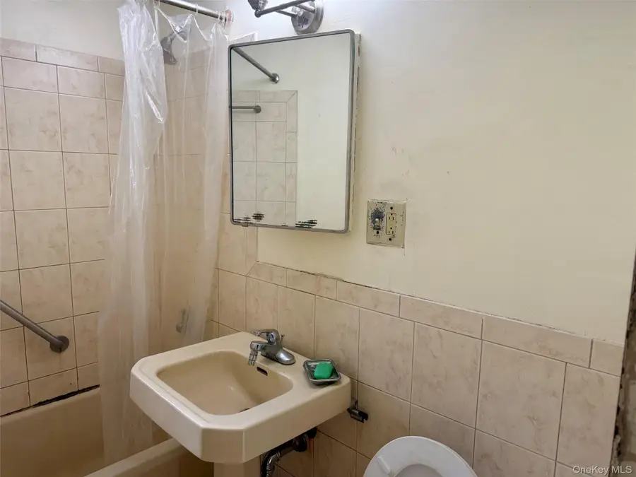 2049 Mcgraw Avenue #6H, Bronx, NY 10462 - #2