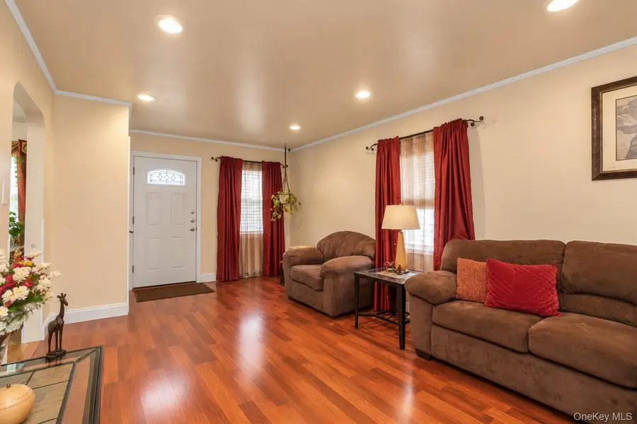 12 Kingston Street, Elmont, NY 11003 - #3