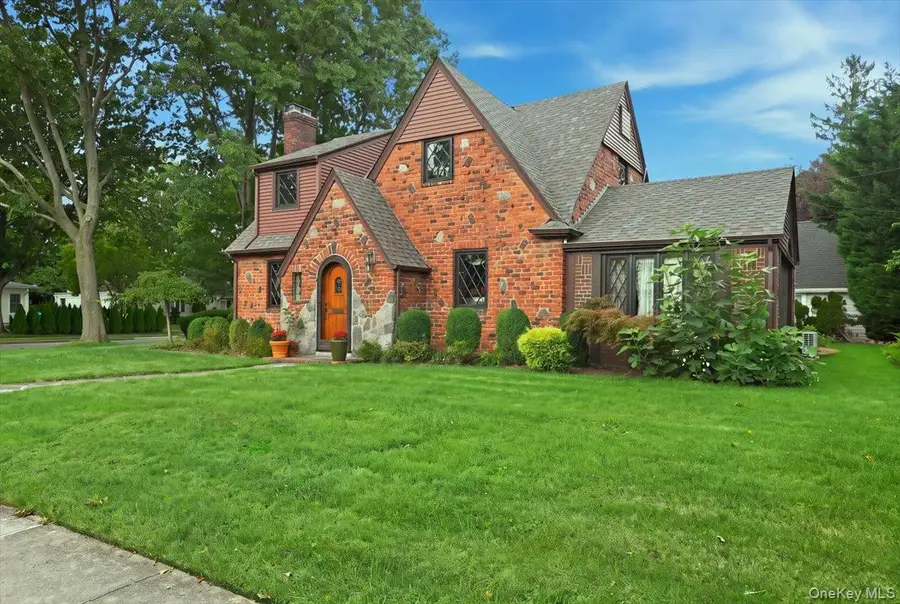 119 Somerset Avenue, Garden City, NY 11530 - #2