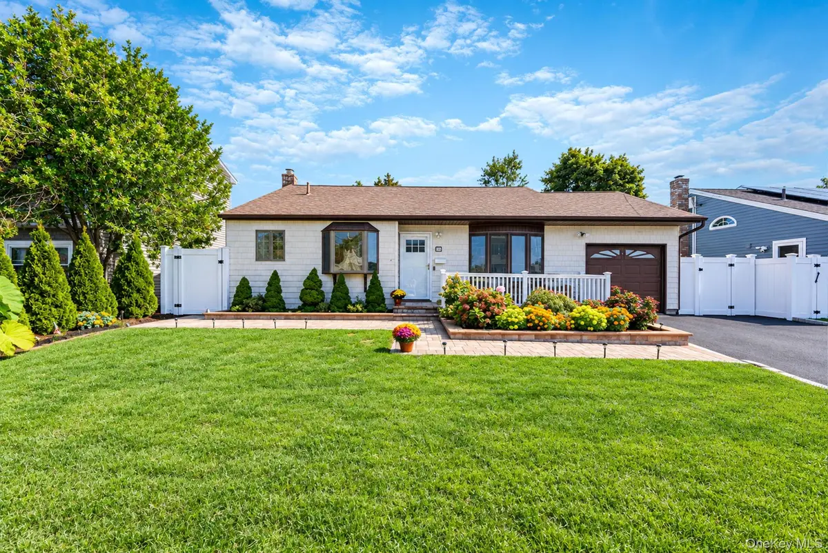 833 N Fulton Avenue, Lindenhurst, NY 11757 - #1