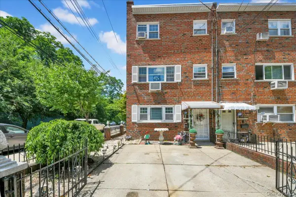 2521 Hollers Avenue, Bronx, NY 10475