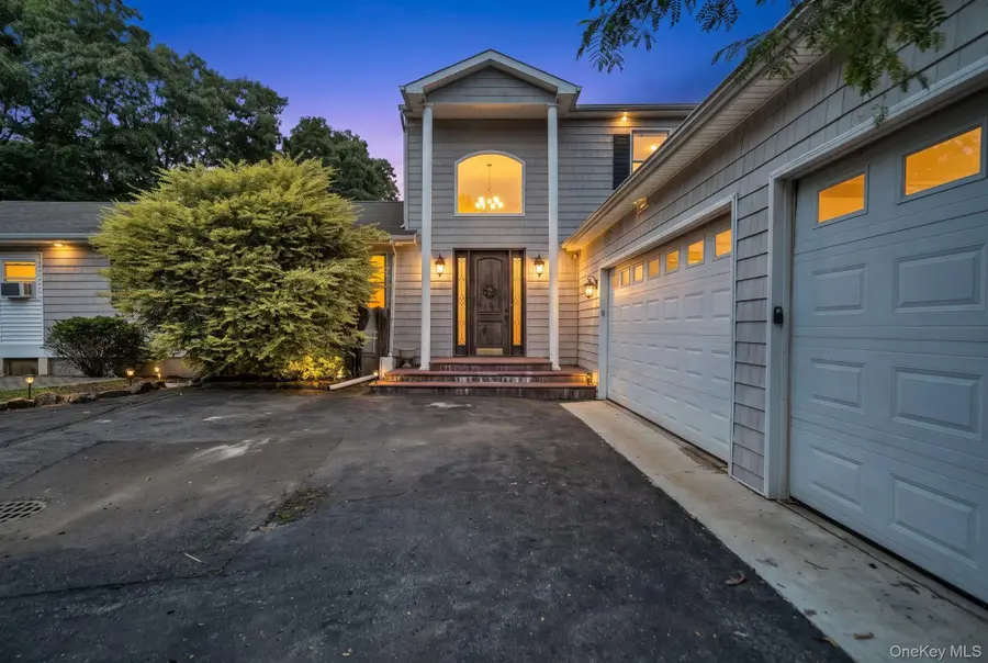 75 Whiskey Road, Coram, NY 11727 - #2