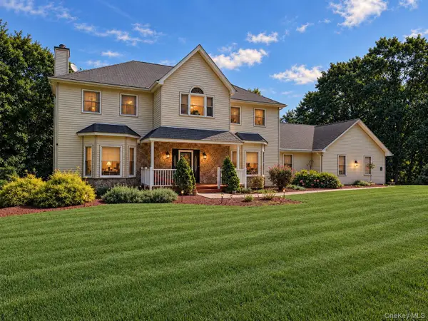 1150 E Mombasha Road, Monroe, NY 10950