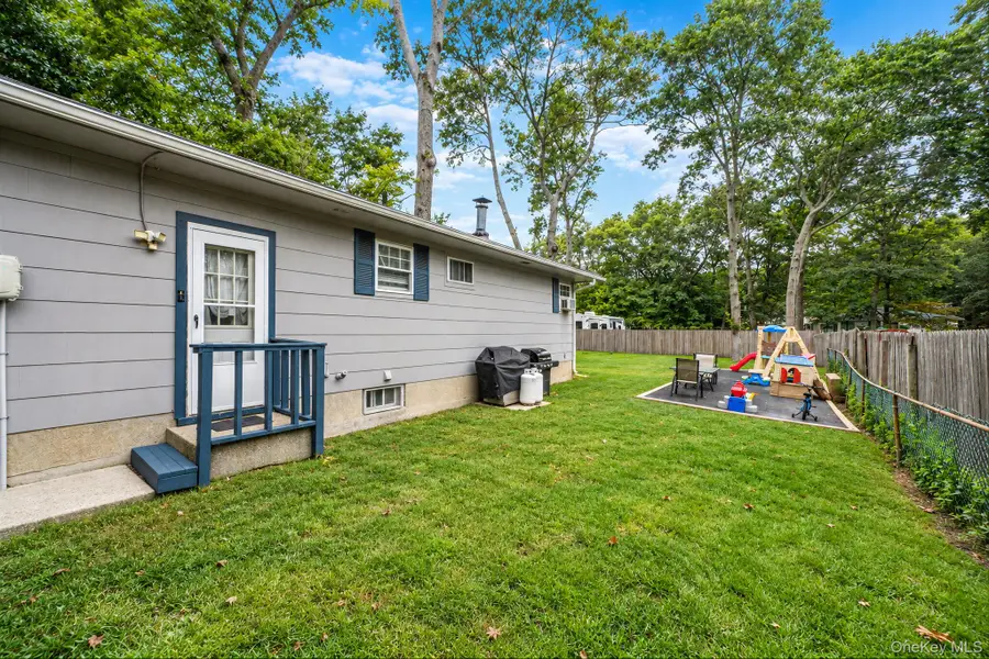 129 Shinnecock Avenue, Mastic, NY 11950 - #3