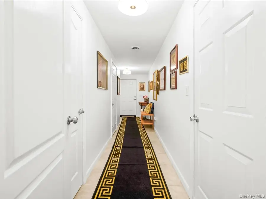208 Hendrick Avenue E, Glen Cove, NY 11542 - #3