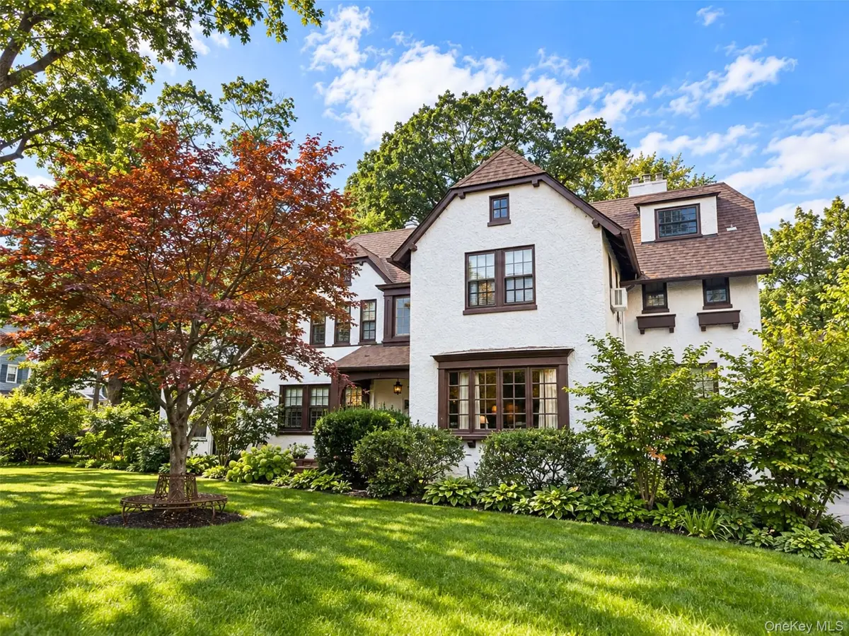 71 Arleigh Road, Great Neck, NY 11021 - #1