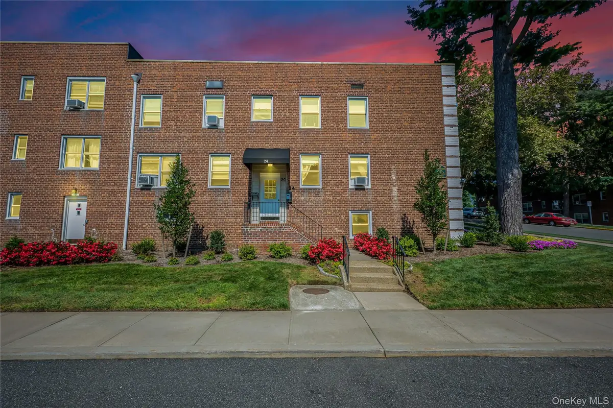 24 Edwards Street, #1G, Roslyn Heights, NY 11577 - #1