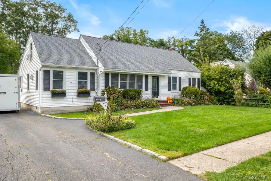 627 6th Street, East Northport, NY 11731 - #2