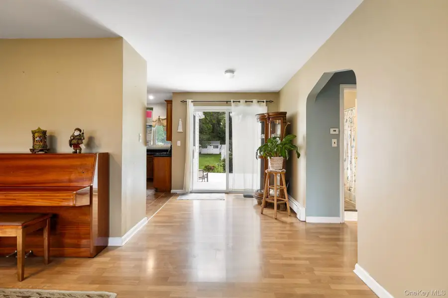 627 6th Street, East Northport, NY 11731 - #3