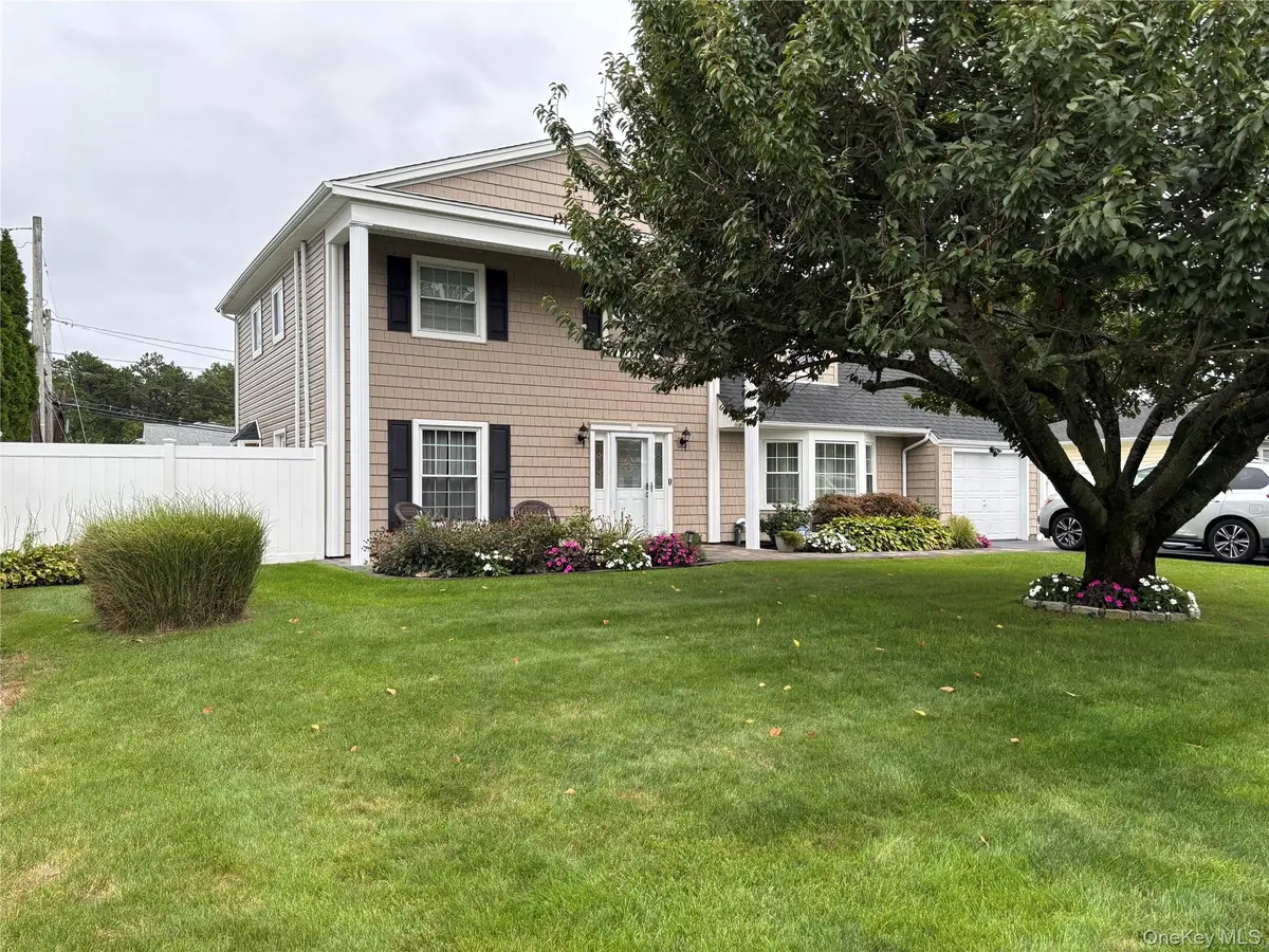 181 Cirrus Road, Holbrook, NY 11741 - #1
