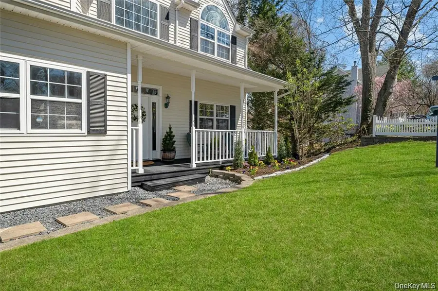 33 Potter Lane, Halesite, NY 11743 - #3