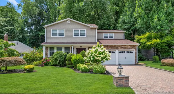 67 Reed Drive, Roslyn, NY 11576