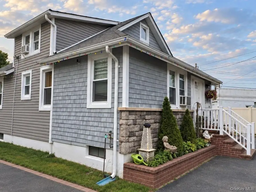704 Newbridge Road, North Bellmore, NY 11710 - #2