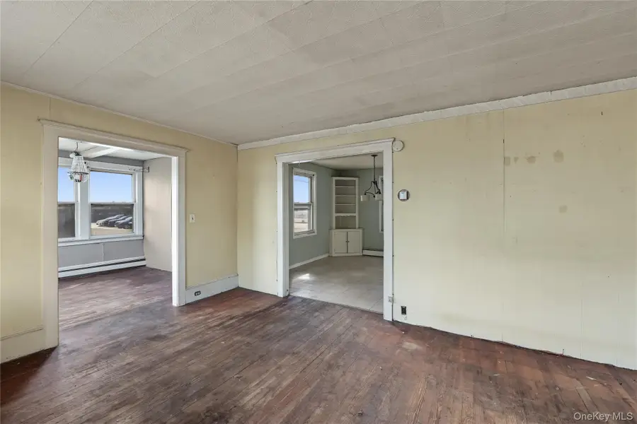 2 Willett Avenue, Sayville, NY 11782 - #2