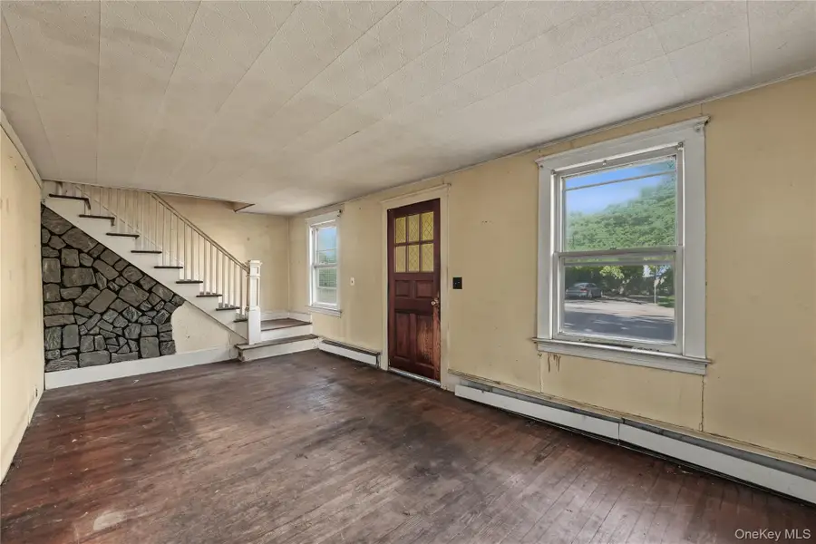 2 Willett Avenue, Sayville, NY 11782 - #3