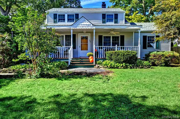 240 Washington Avenue, Saint James, NY 11780