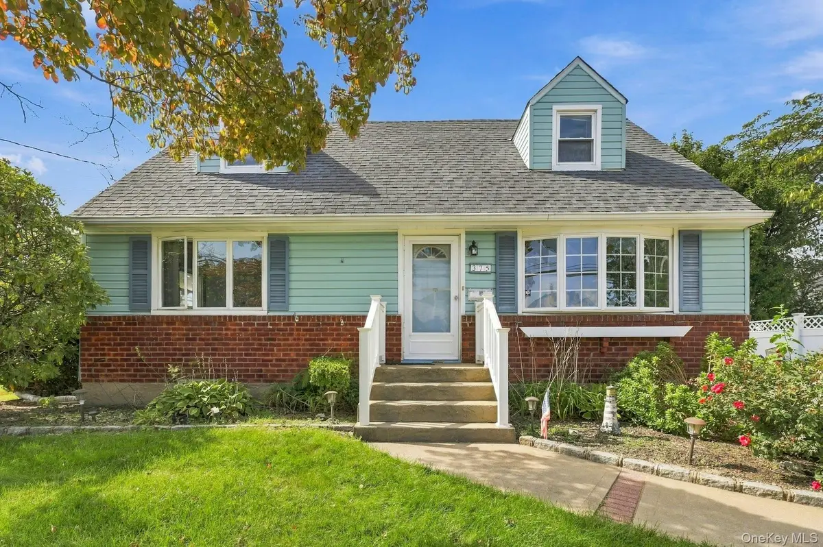 375 Catskill Avenue, Copiague, NY 11726 - #1