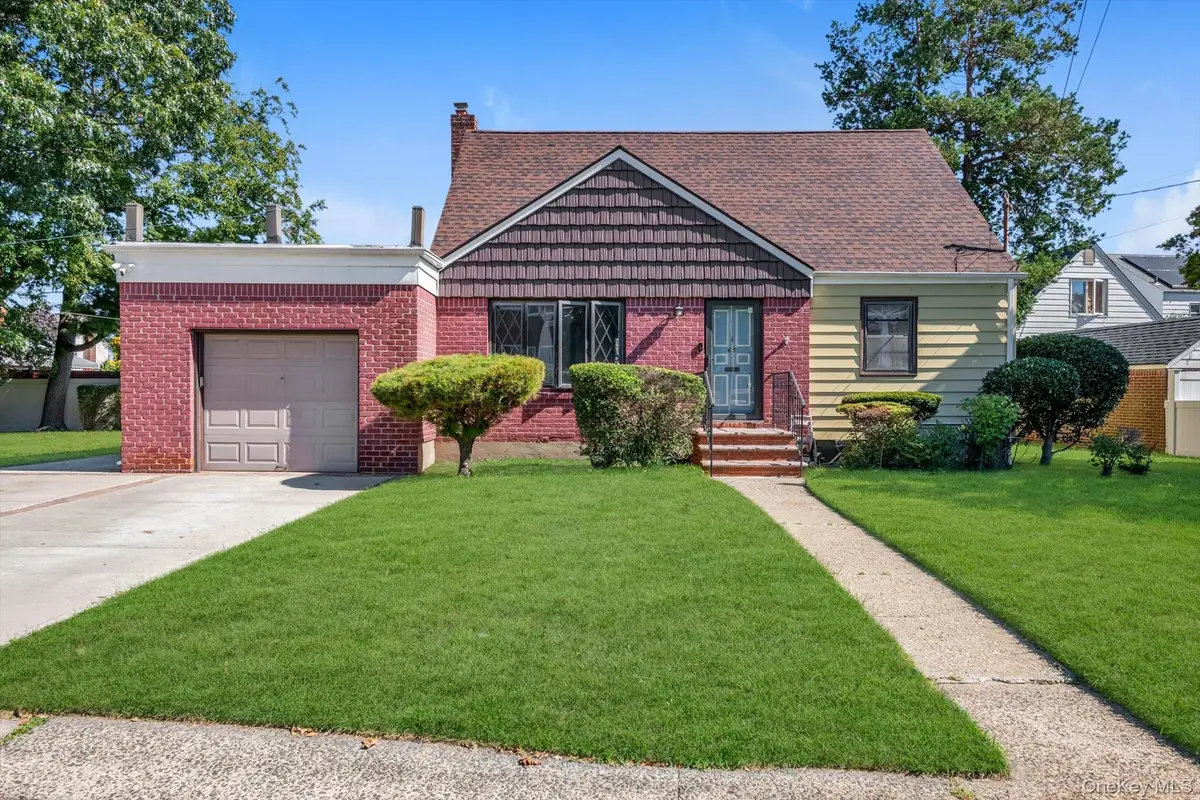 65 Clearstream Avenue, Valley Stream, NY 11580 - #1