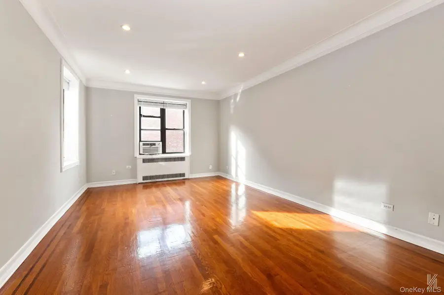 25-40 31st Avenue #6E, Astoria, NY 11106 - #3