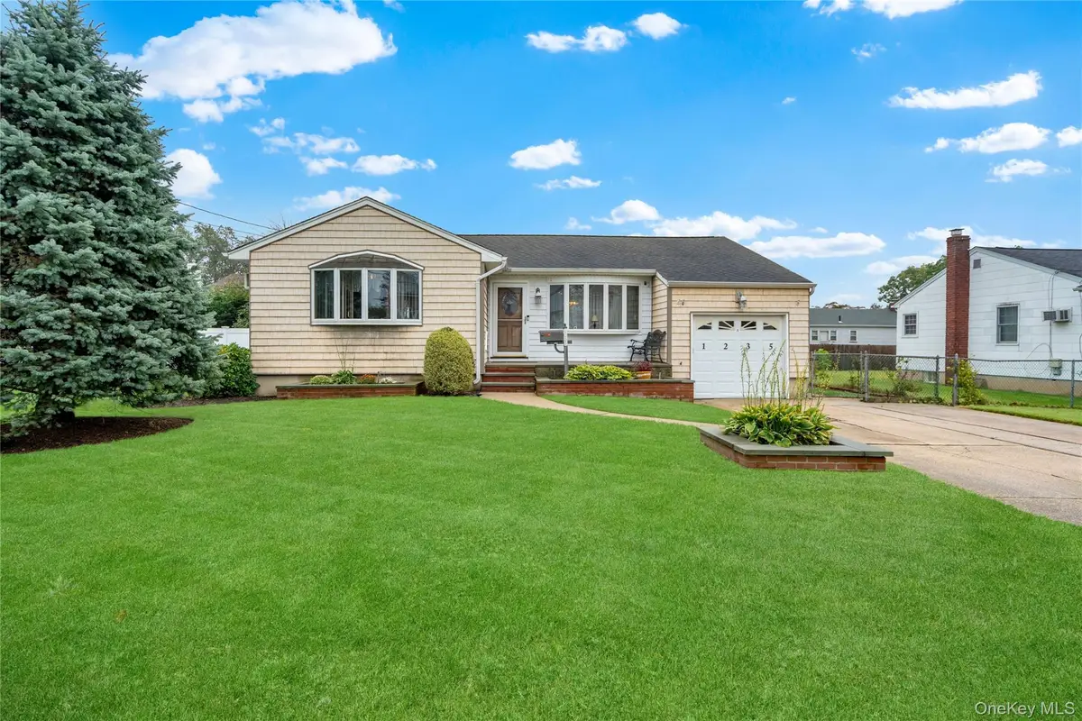 1235 11th Street, West Babylon, NY 11704 - #1