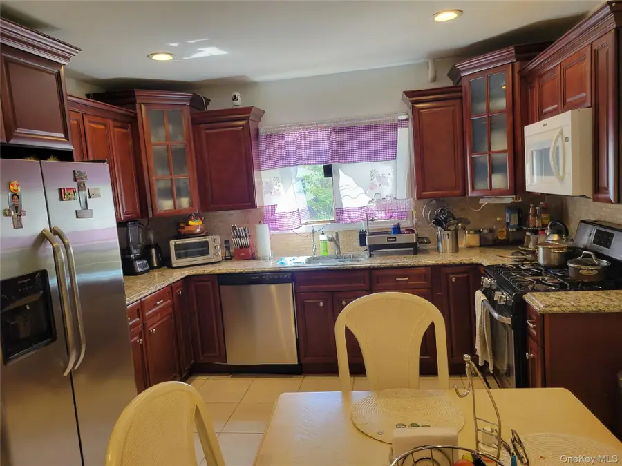 1053 Martinstein Avenue, Bay Shore, NY 11706 - #2