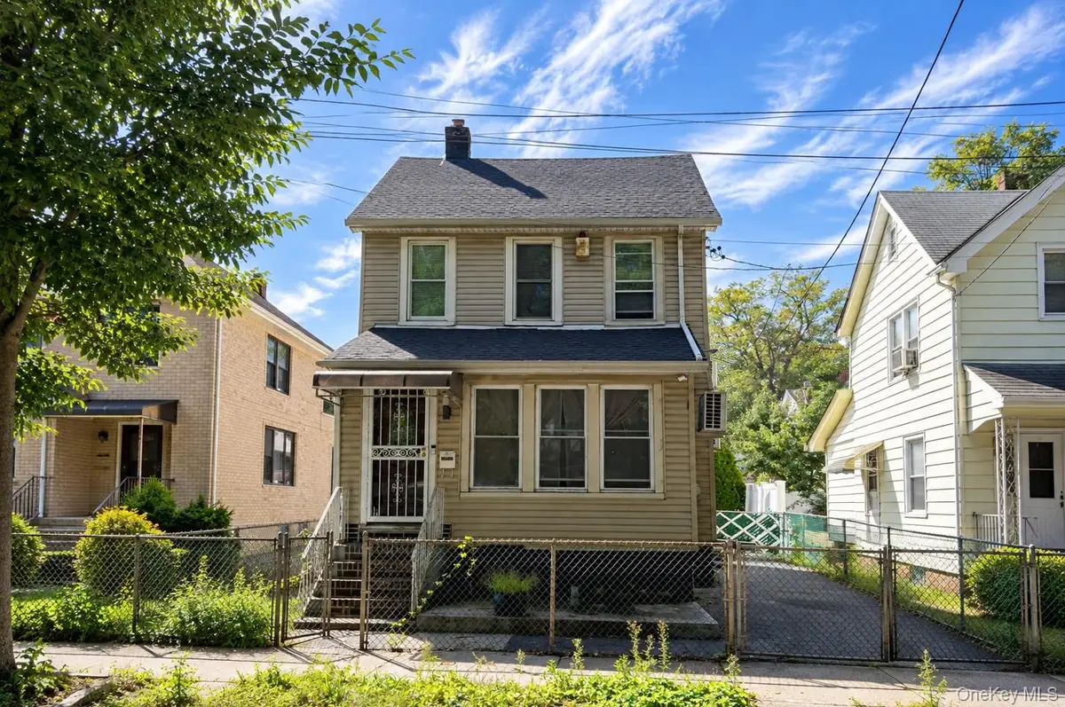 160-30 76th Road, Fresh Meadows, NY 11366 - #1
