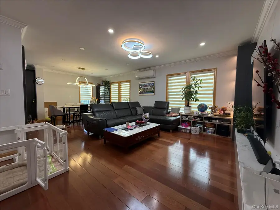 160-30 76th Road, Fresh Meadows, NY 11366 - #2
