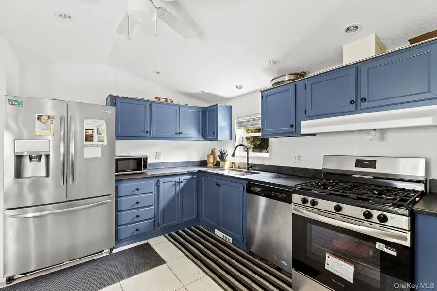 105 Oakview Hwy #180, East Hampton, NY 11937 - #2