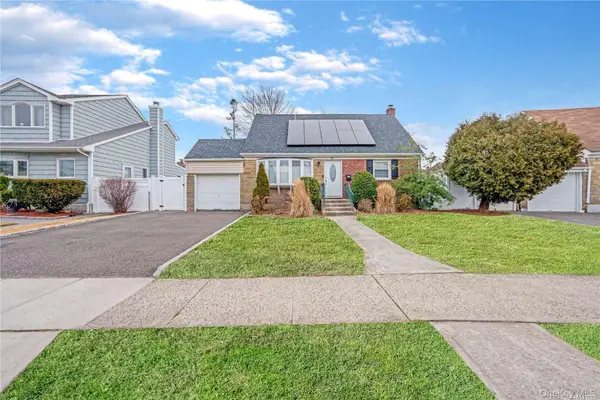 82 Pengon Circle, East Meadow, NY 11554