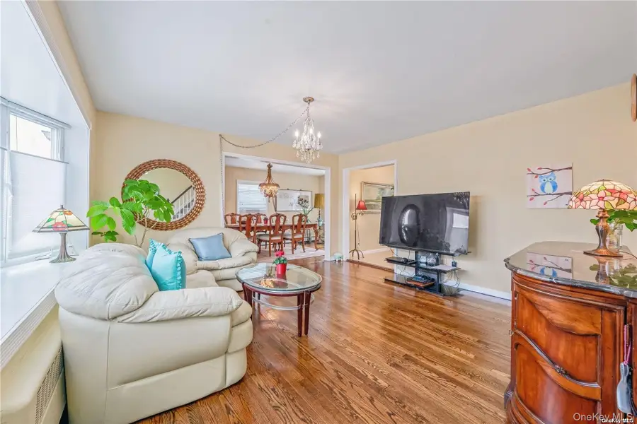 82 Pengon Circle, East Meadow, NY 11554 - #3