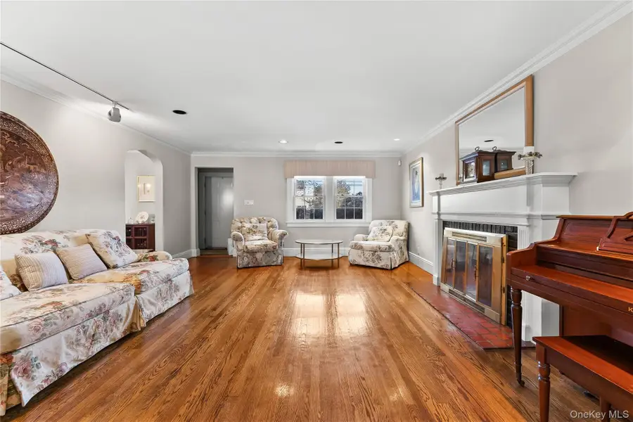 43-24 Morgan Street, Little Neck, NY 11363 - #3