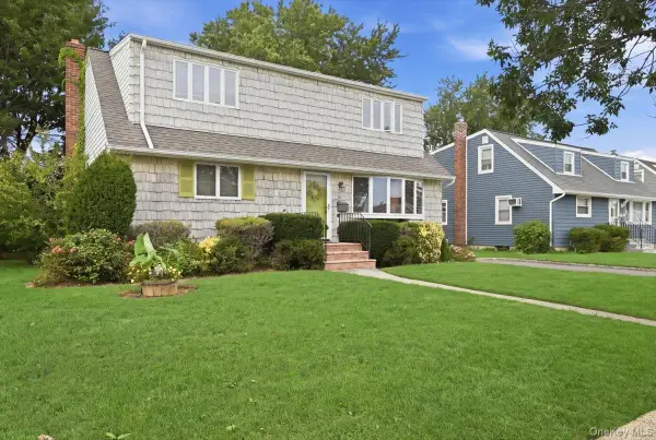 4001 Wicks Avenue, Seaford, NY 11783