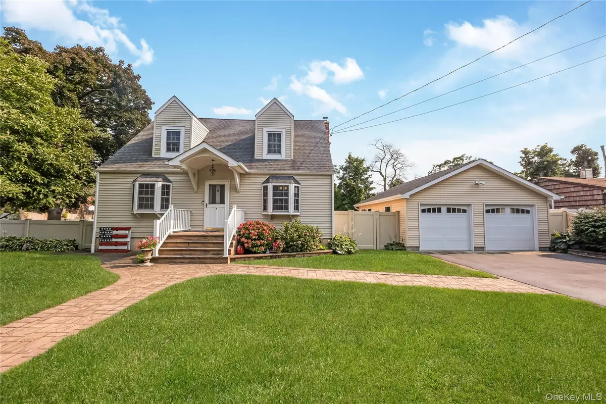 8 N 5th Street, Holbrook, NY 11741 - #1