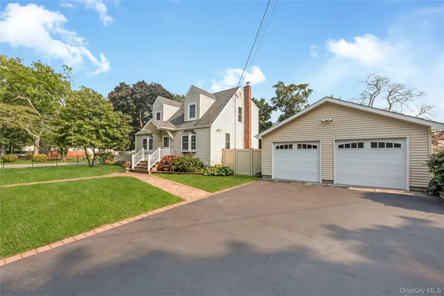 8 N 5th Street, Holbrook, NY 11741 - #3
