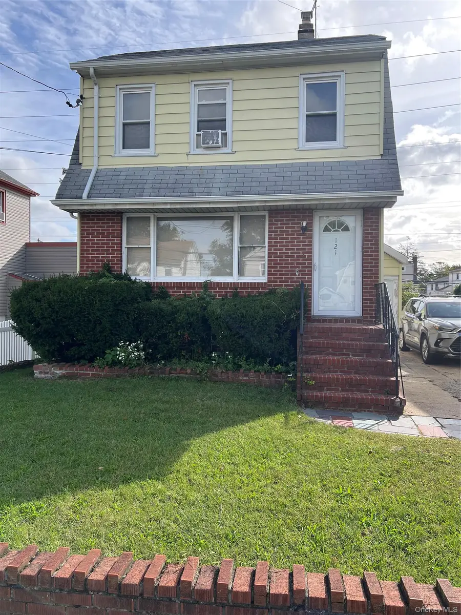 121 Cochran Place, Valley Stream, NY 11581 - #2